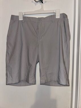 Greg Norman Collection Light Gray Performance Golf Shorts